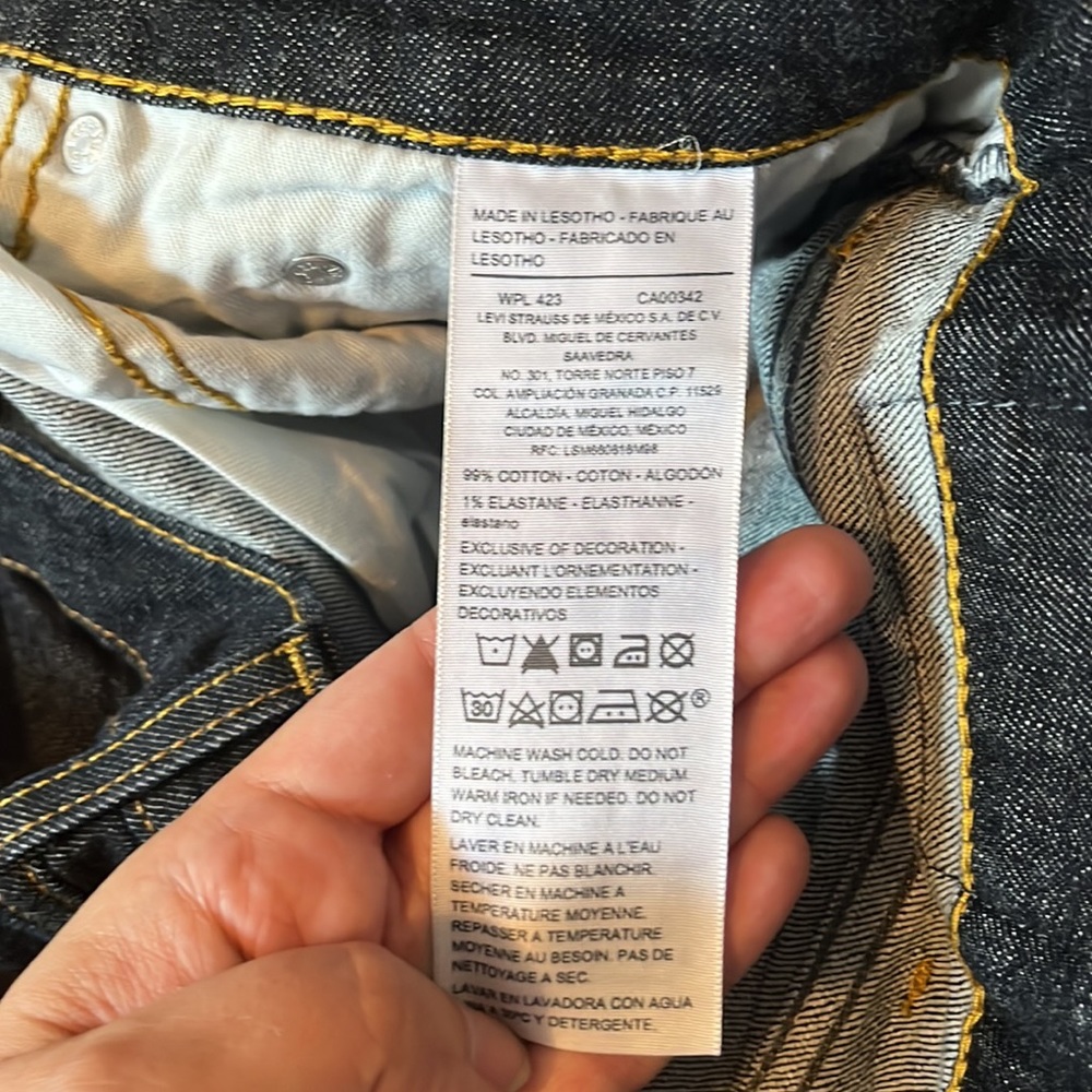 Signature Levi Strauss Gold Size 38 waist 30 length - Picture 8 of 9